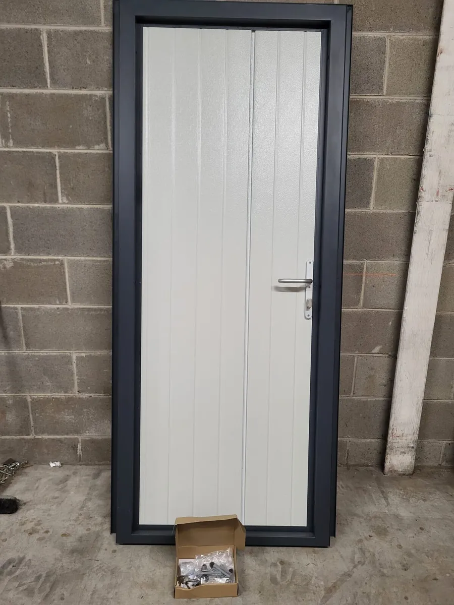 Ryterna insulated side entrance door - Image 3