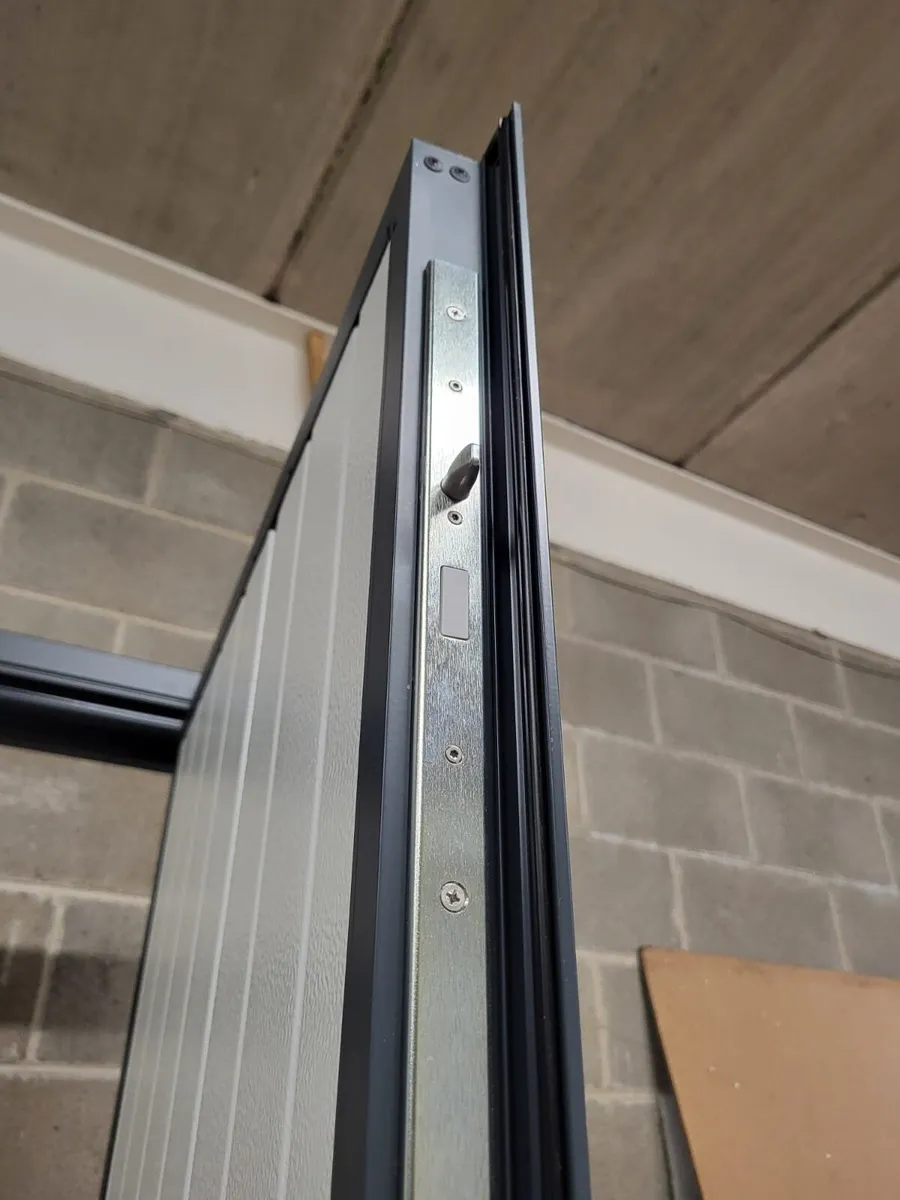 Ryterna insulated side entrance door - Image 4