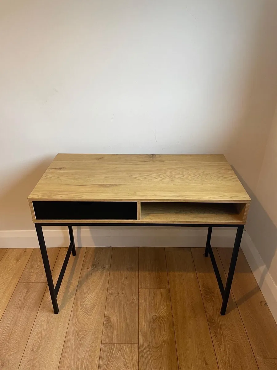 Office or study desk - Image 1