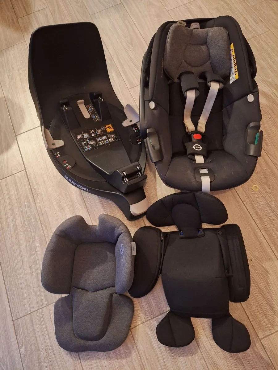 Maxi Cosi Pebble 360 & ISO fix base