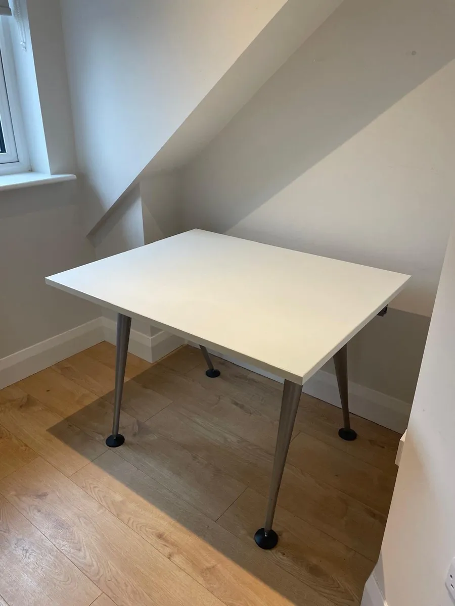 Large High-Quality Work Desk – 100cm x 80cm - Image 1