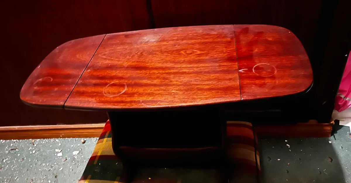 Small coffee table - Image 1