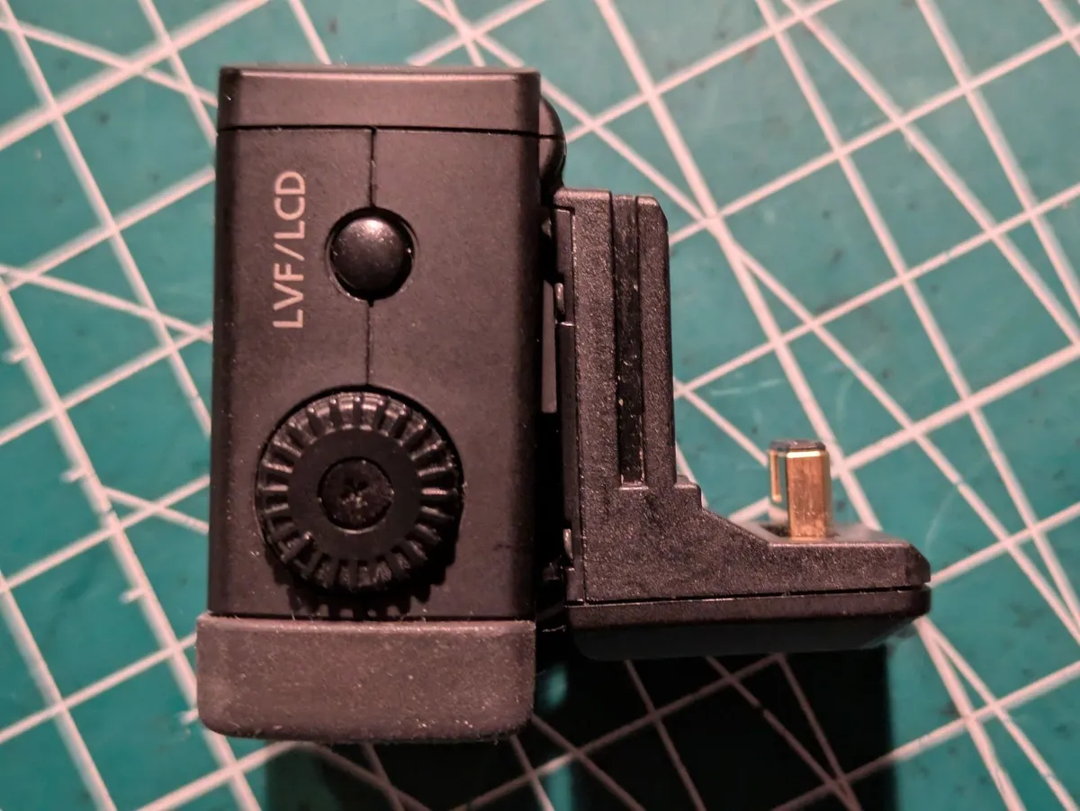 Panasonic LVF1 electronic viewfinder for LX5, GF2 - Image 3