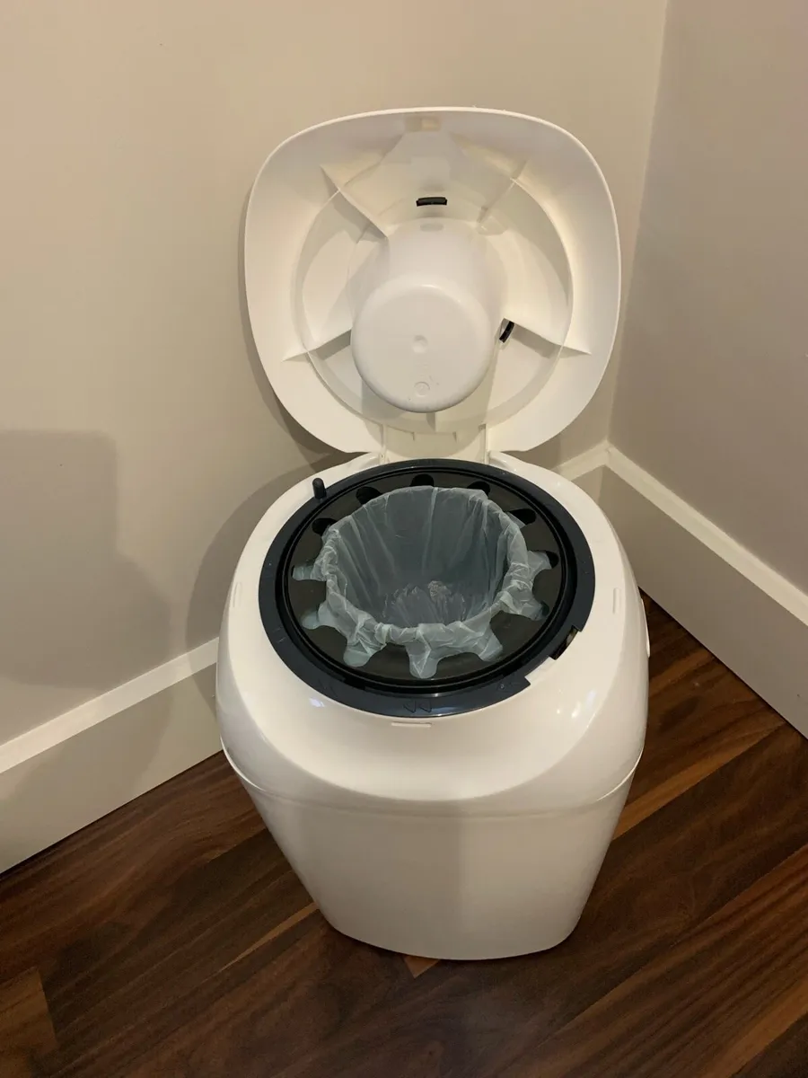 Nappy bin + 4 refills - Image 2