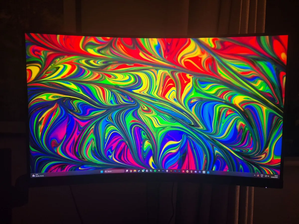 MSI G32CQ4 E2 31.5 Inch WQHD Curved Gaming Monitor - Image 3