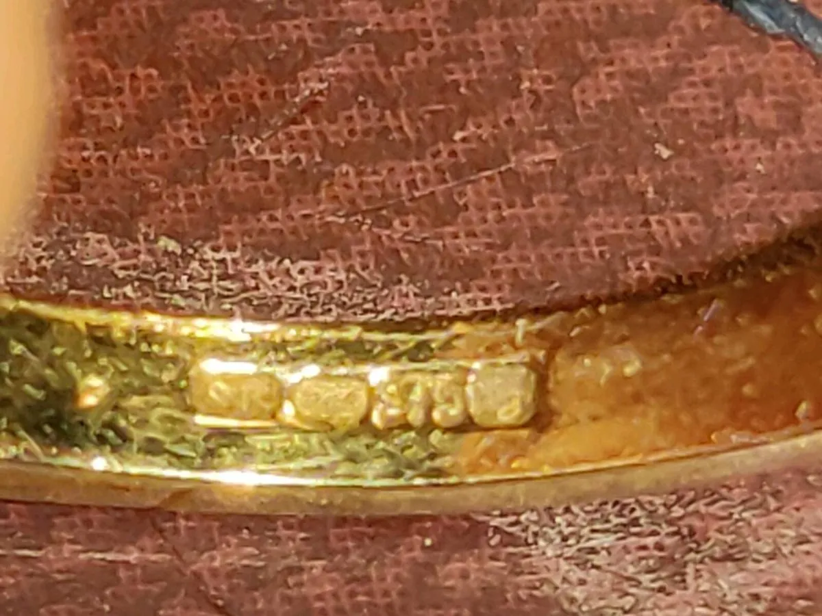 GLITTERY WISHBONE, 9CT THICK Yellow Gold Huge Ring - Image 2