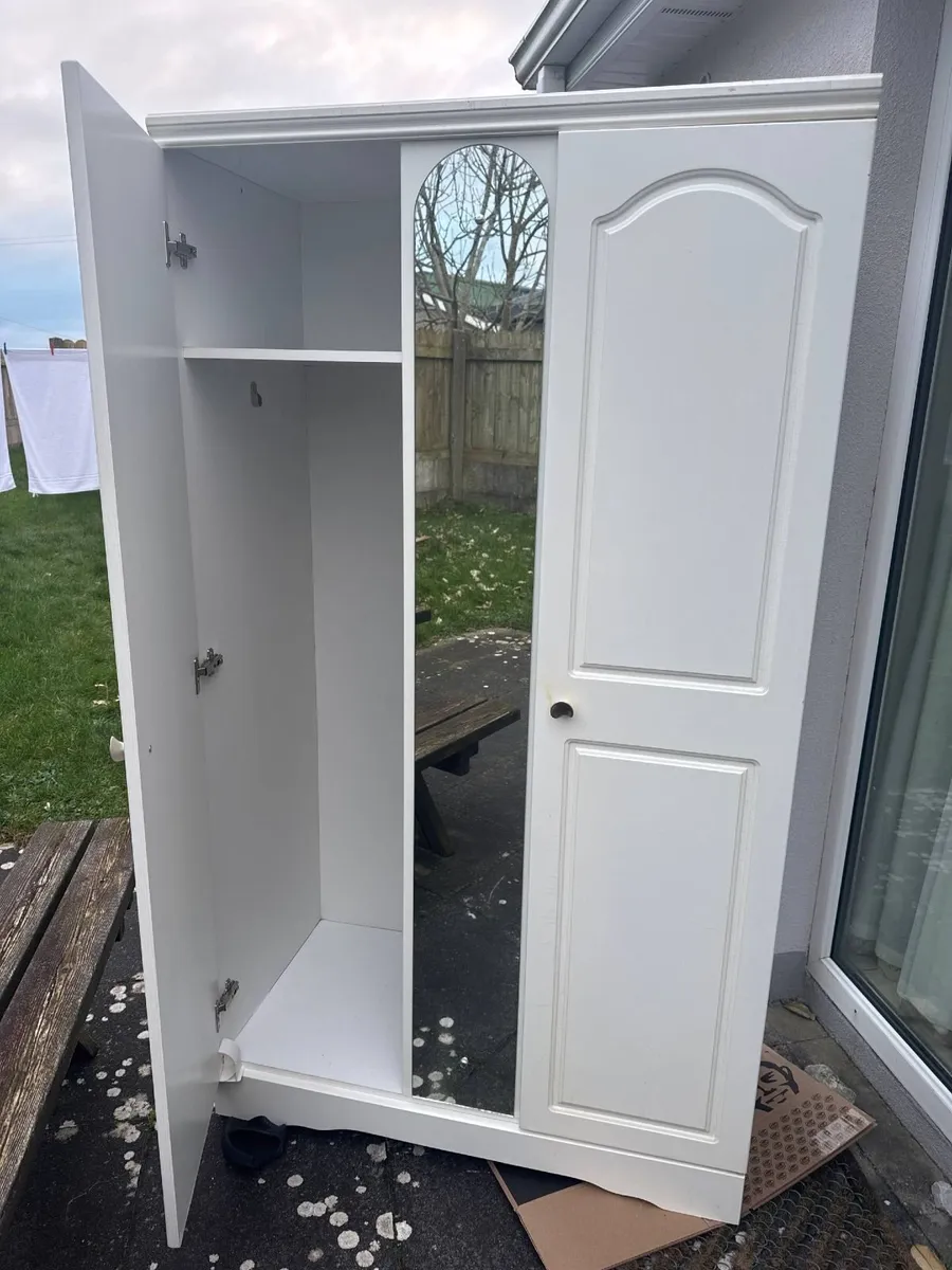 wardrobe. W1000xH1700xD500 - Image 1