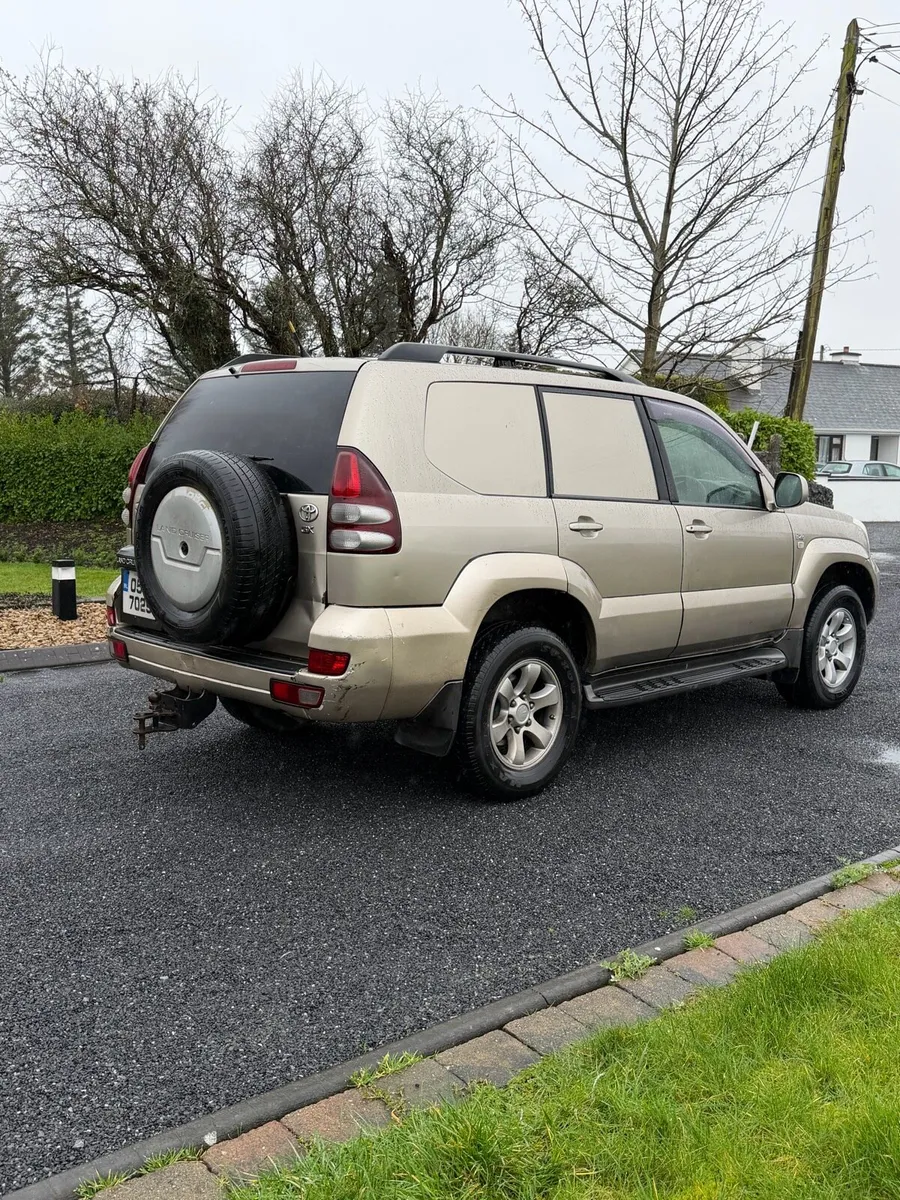 Toyota Land Cruiser - Image 3