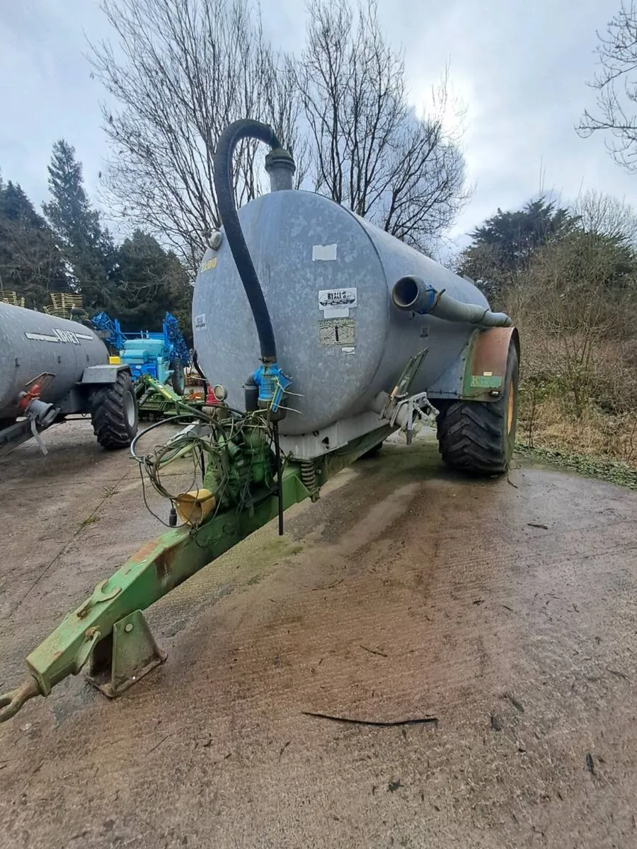 Rossmore 2200 Galvanised Tank - Image 2