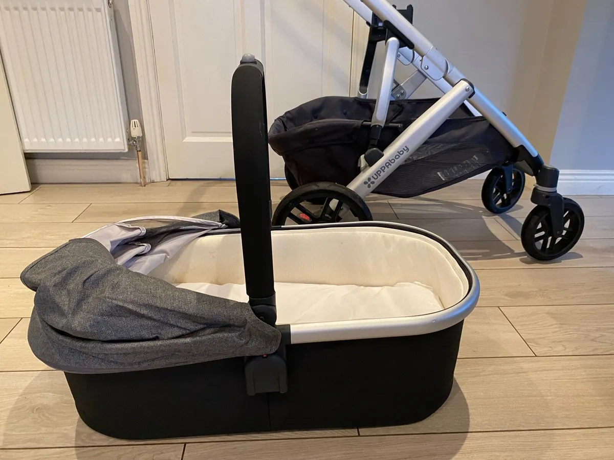 Uppababy Vista Stroller + Graco Kids Booster Seat - Image 4