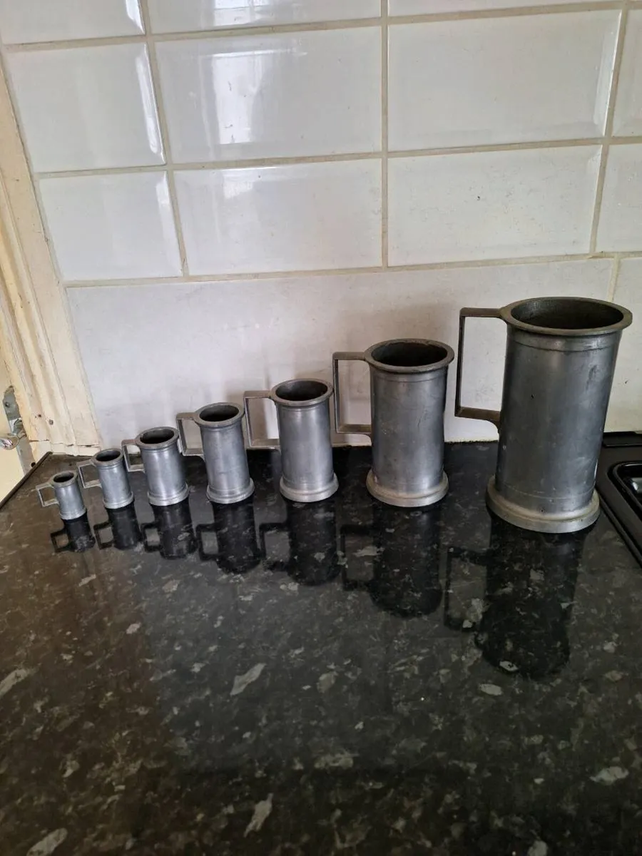 Set of 19th century graduated pewter measures