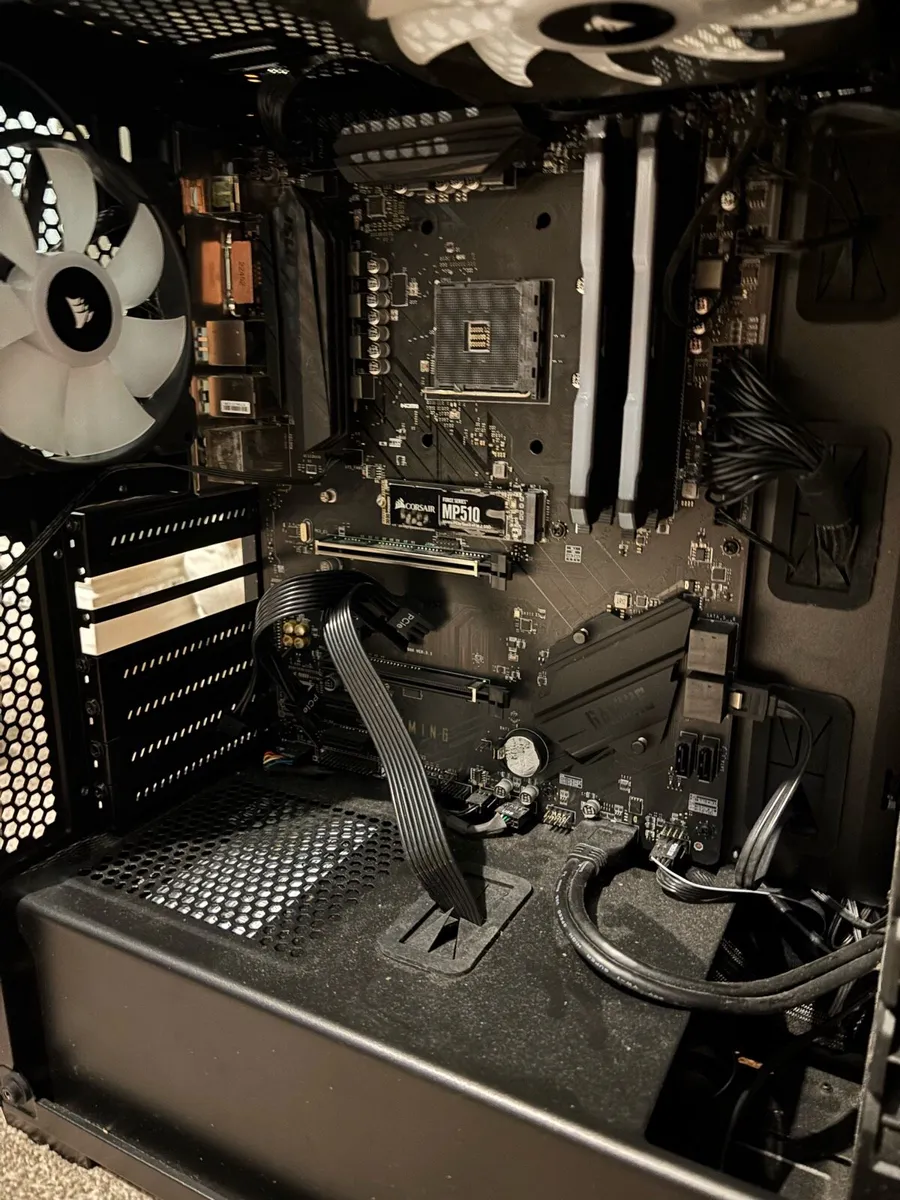 Gaming PC Skeleton: MSI B550,16gb ram, PSU/Case - Image 2