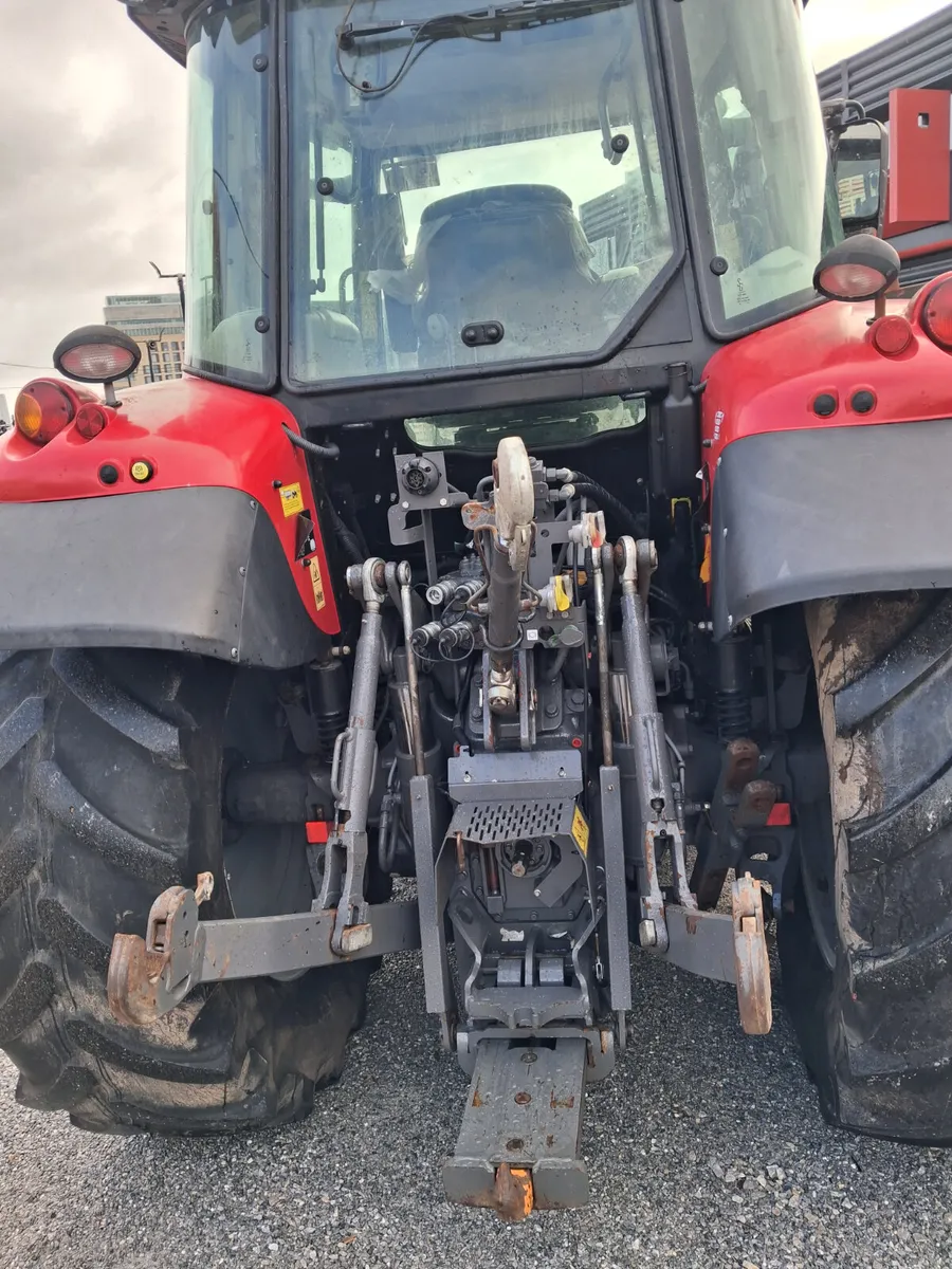 Massey Ferguson 5712 - Image 4