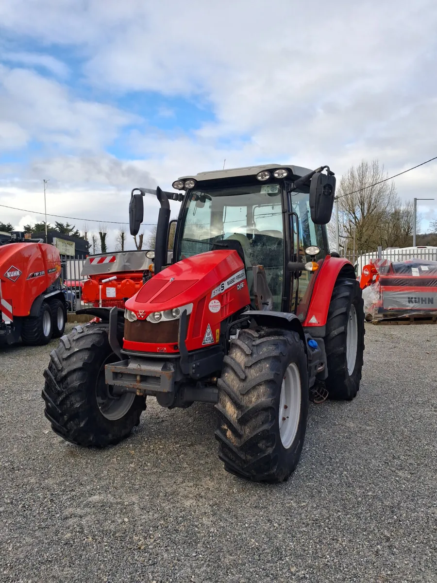 Massey Ferguson 5712 - Image 1