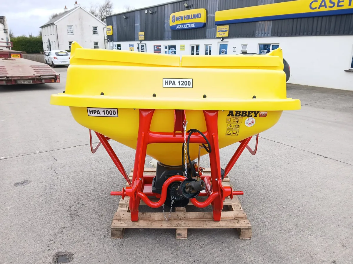 Abbey Fertilizer Spreader - Image 2