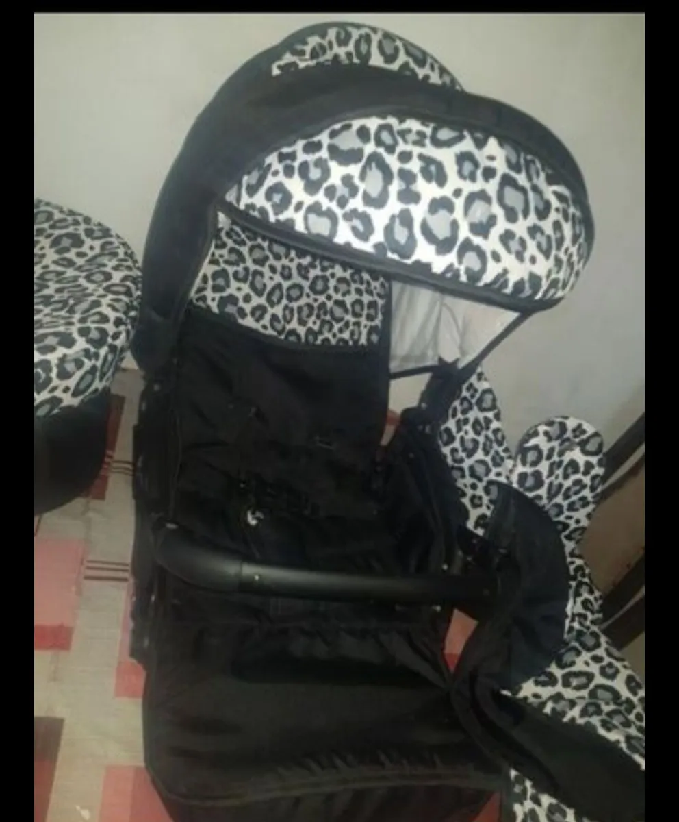 Buggy travel system new condition - Image 3