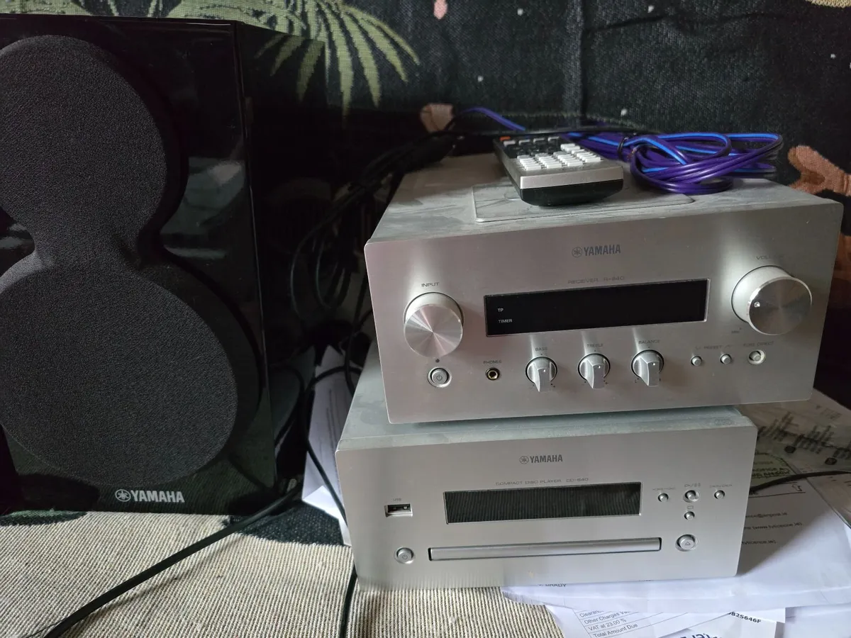 Yamaha  Pianoblack HiFi audio center. - Image 2