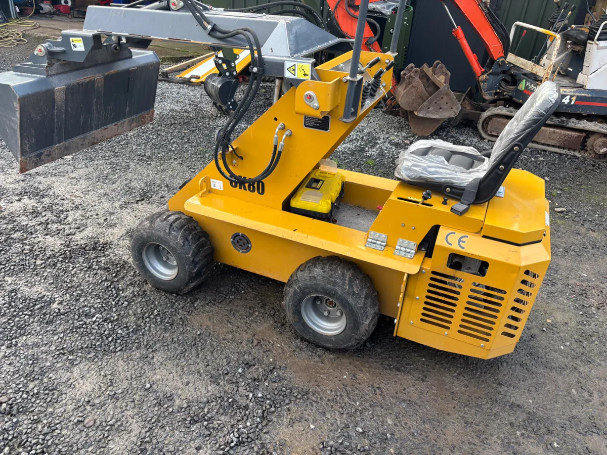 New/unused ck80 Skidsteer (petrol) - Image 2