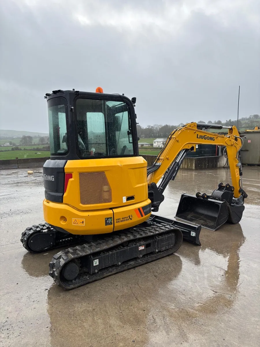 Mini digger - Image 3