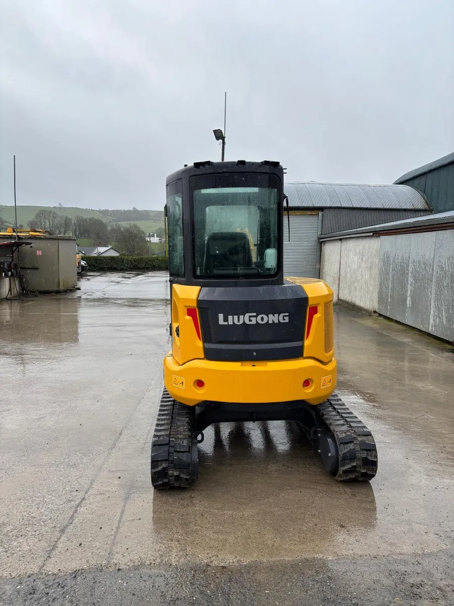 Mini digger - Image 2