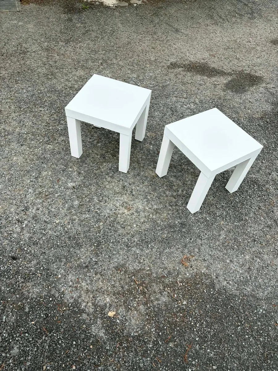 4 white small side tables - Image 4