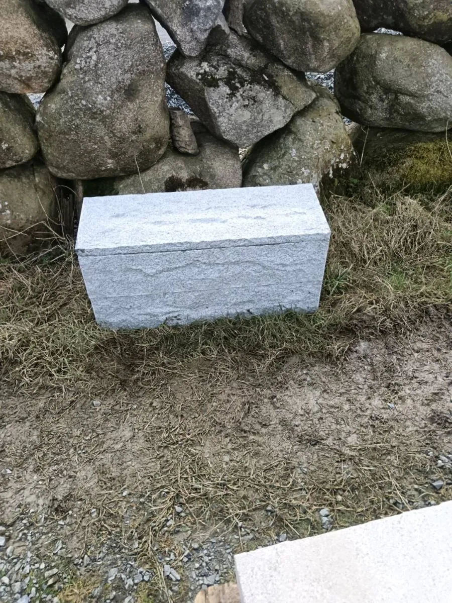 Granite and sand stone kerb pillar caps and wall - Image 2