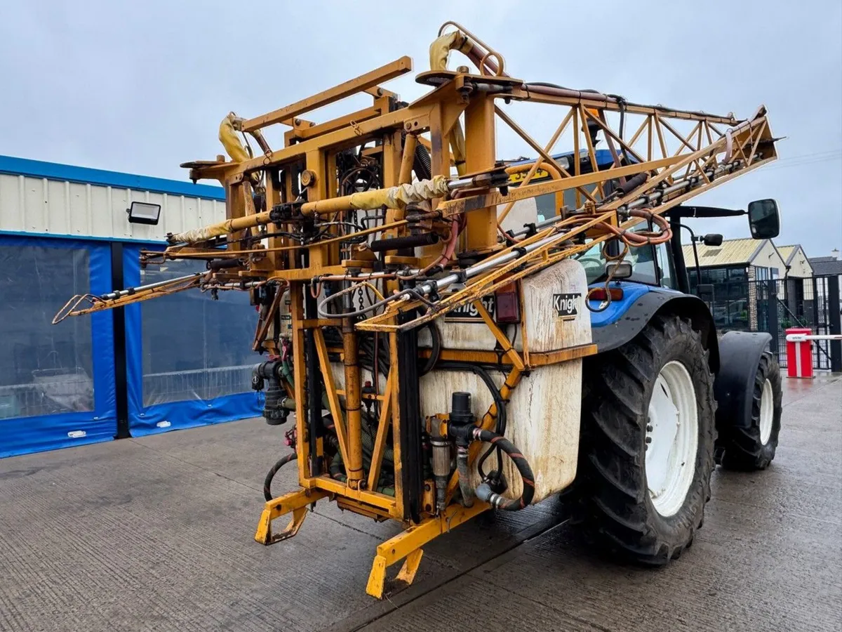 APPROX. 20m KNIGHT LASER FOLDABLE BOOM SPRAYER - Image 3