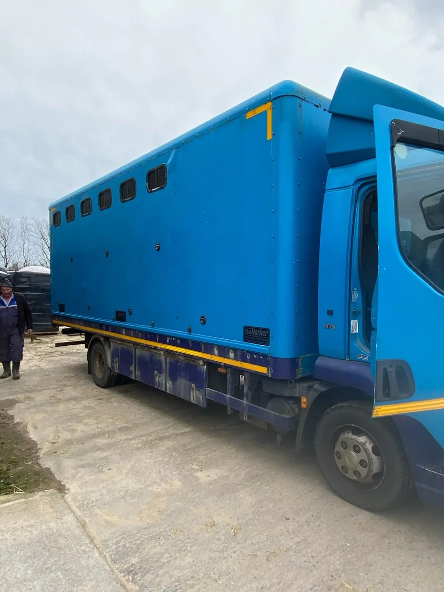 Horse lorry - Image 1