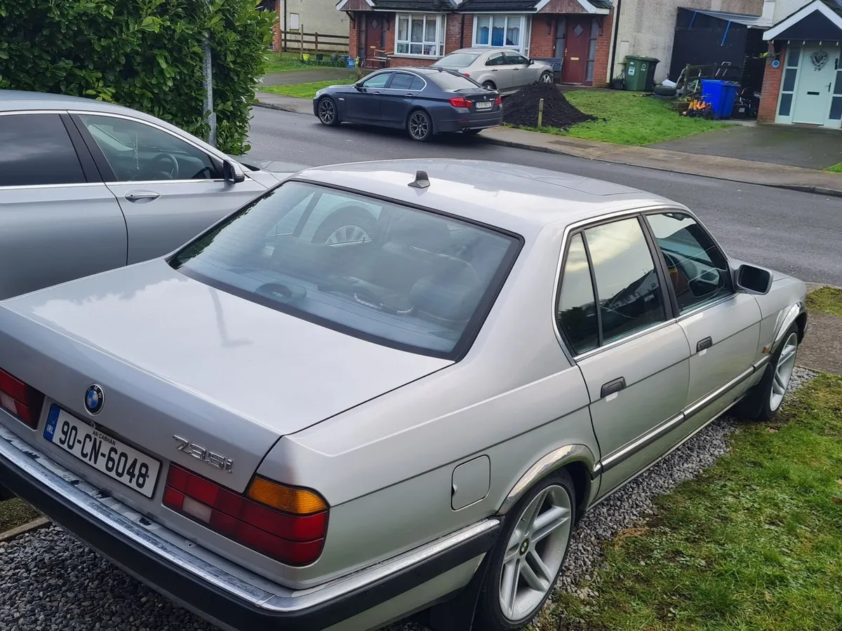 BMW 7-Series 1990 - Image 2