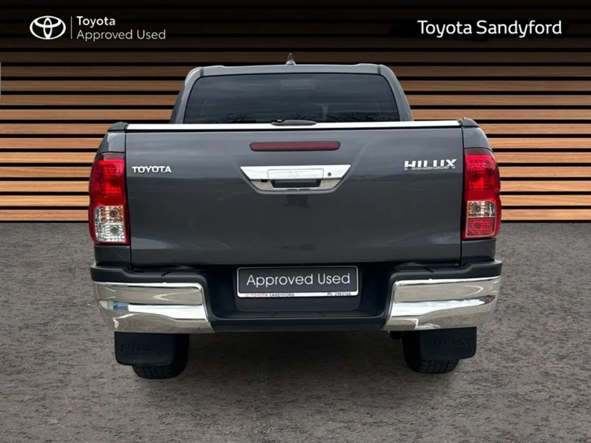 Toyota Hilux 2.4 SR5 DOUBLE CAB // REAR CAMERA // - Image 4