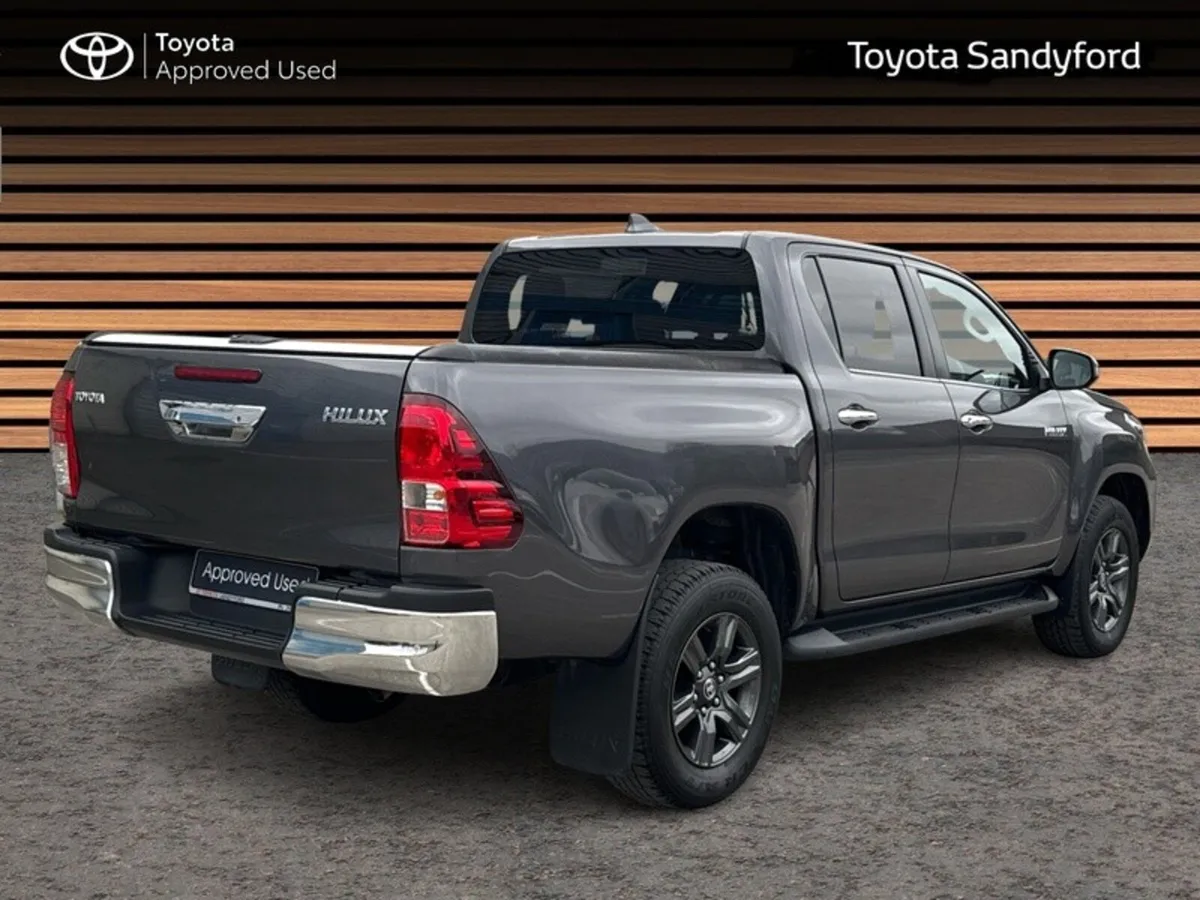 Toyota Hilux 2.4 SR5 DOUBLE CAB // REAR CAMERA // - Image 2