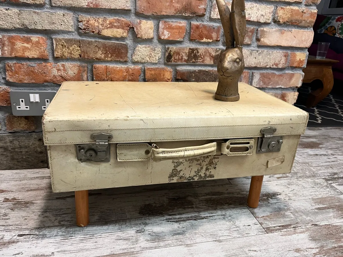 Vintage table decoration - Image 1