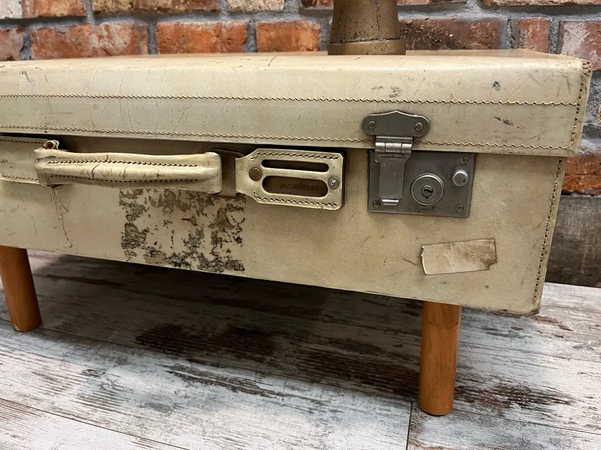 Vintage table decoration - Image 2