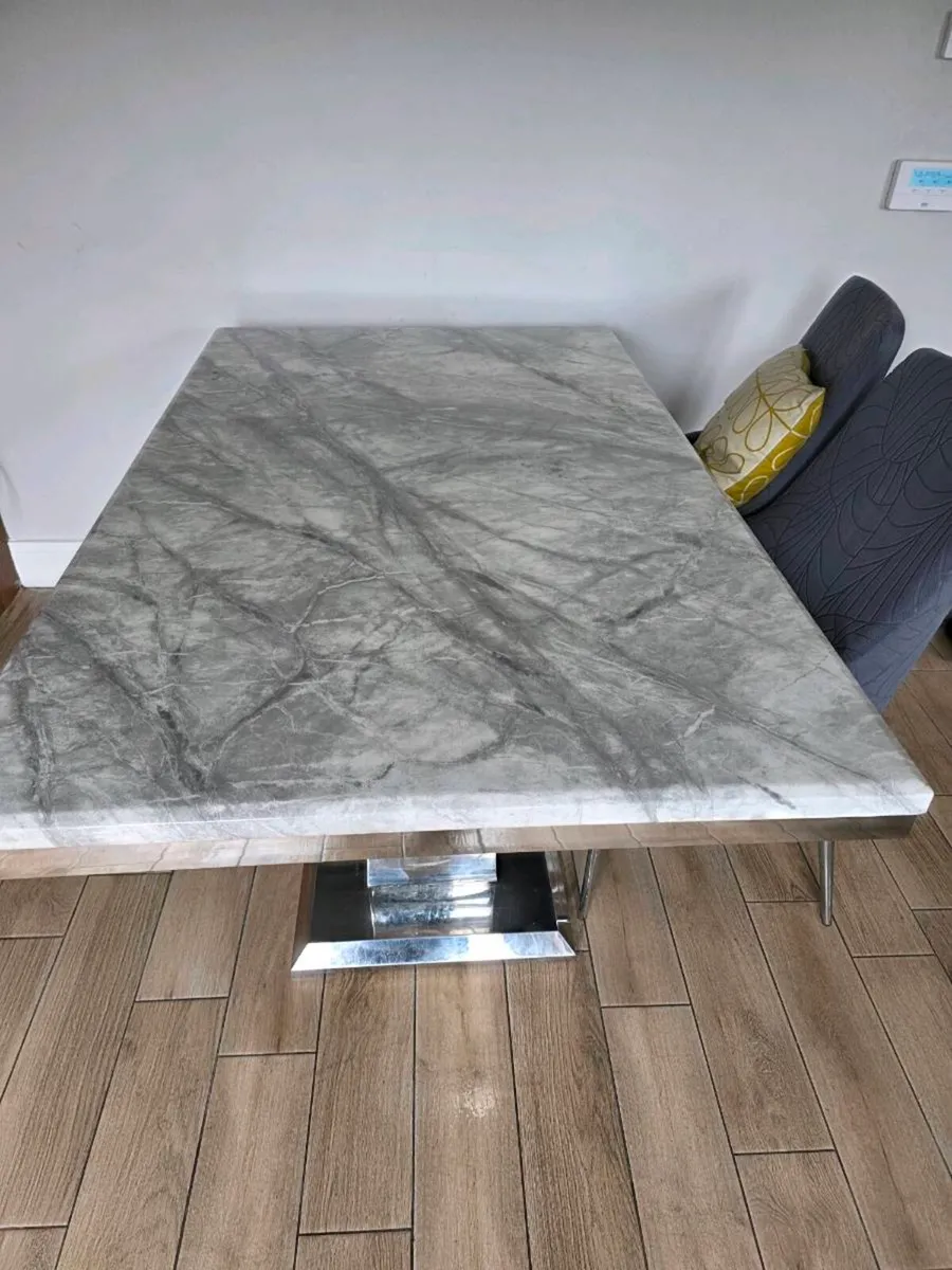 Kitchen table - Image 2