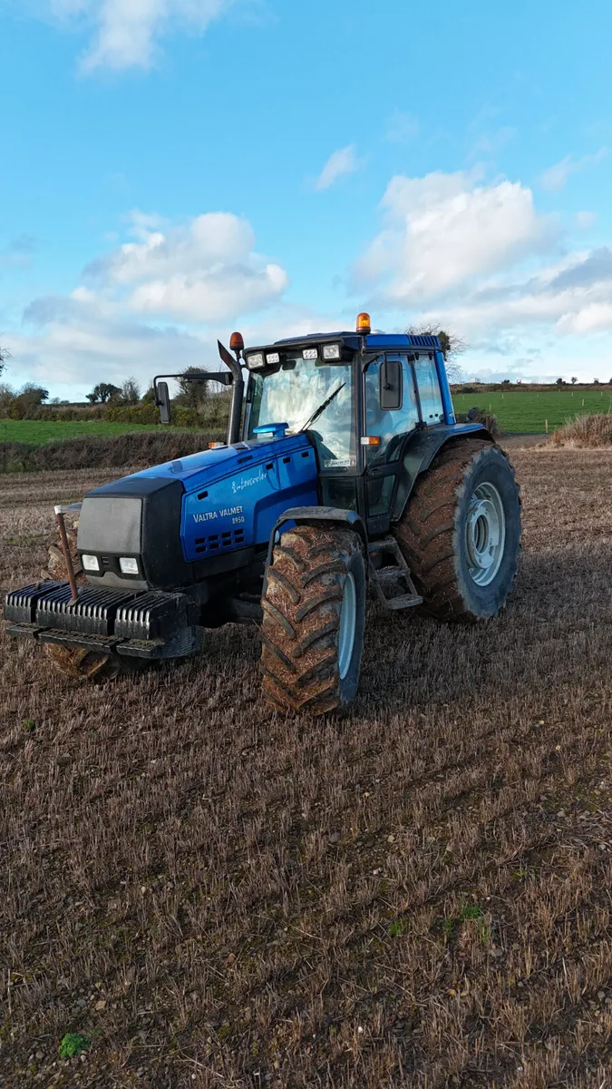CHC Nav 610 Auto Steer in Modern Classic 8950! - Image 1