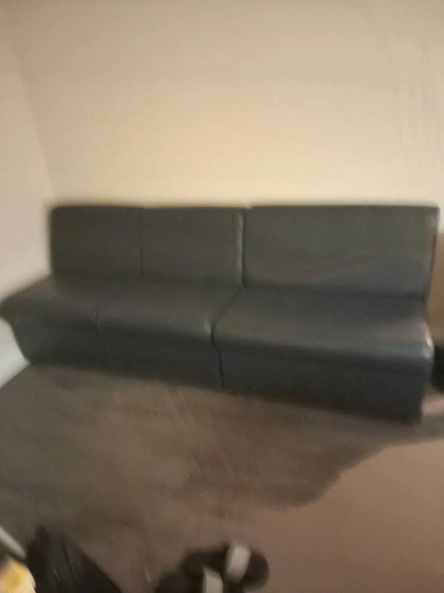 A seat for collection free d8 - Image 1