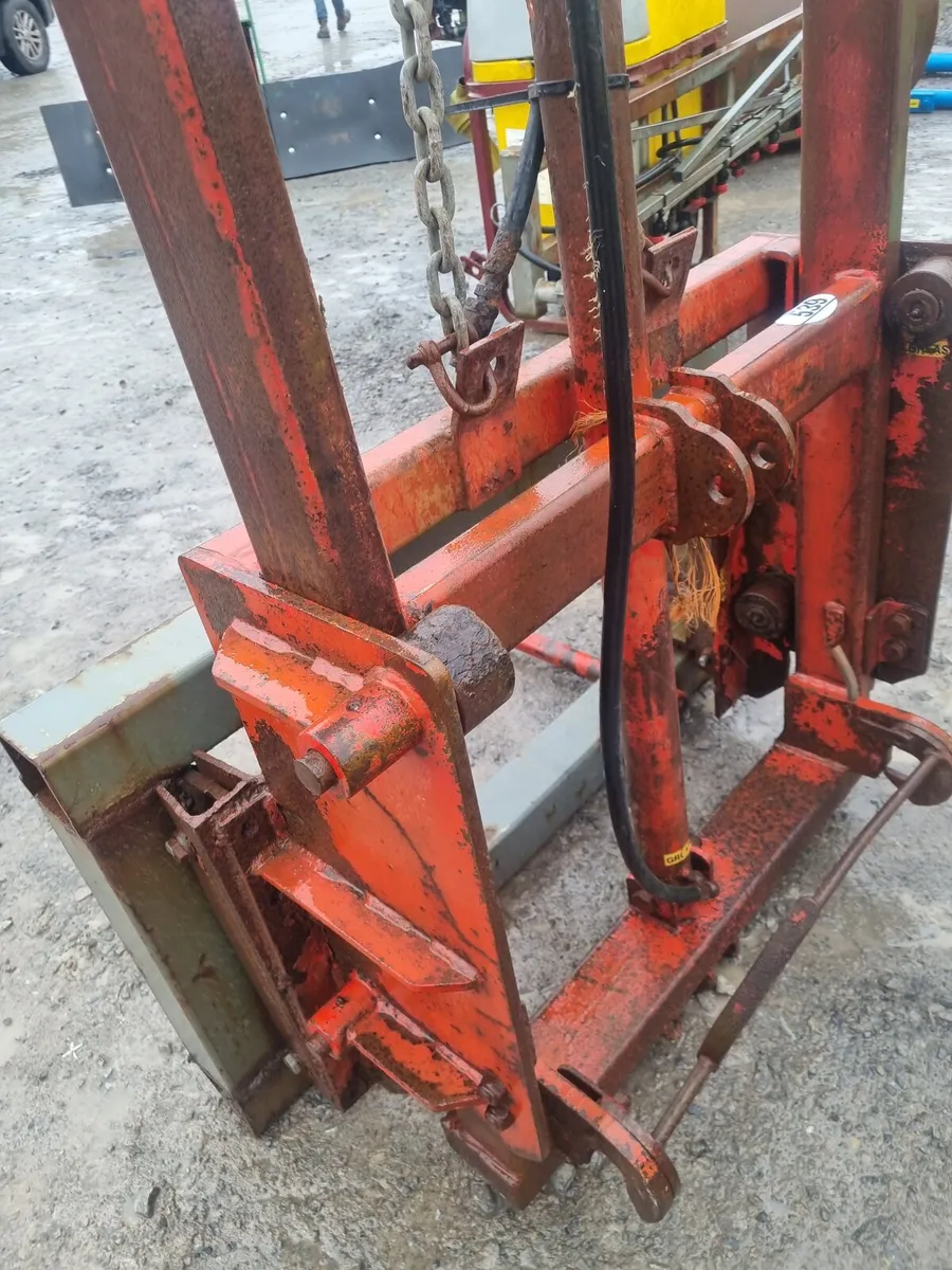 Hi mast bale stacker - Image 2