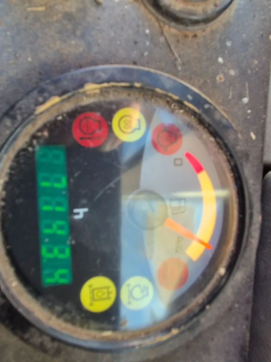 Terex TC29 Excavator - Image 2