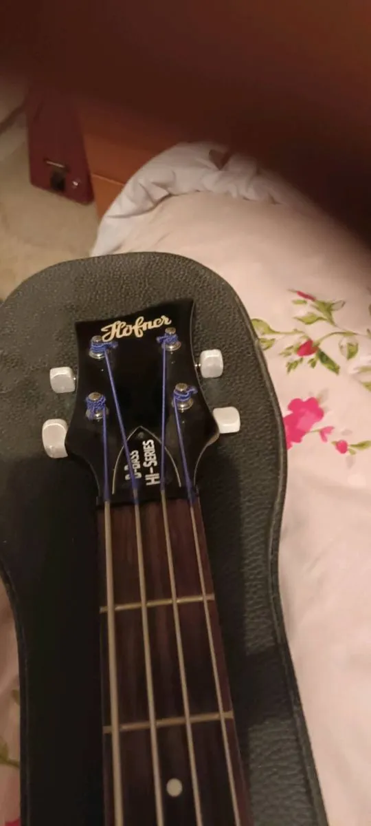 HOFNER BASS GUITAR - Image 2