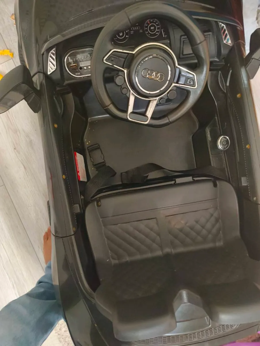 Audi R8 Spyder 12V Electric Ride On Car BLACK - Image 1