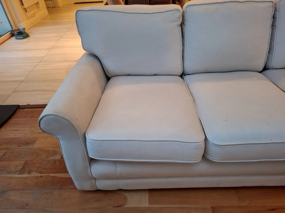 Cream 3 seater Couch - Image 3
