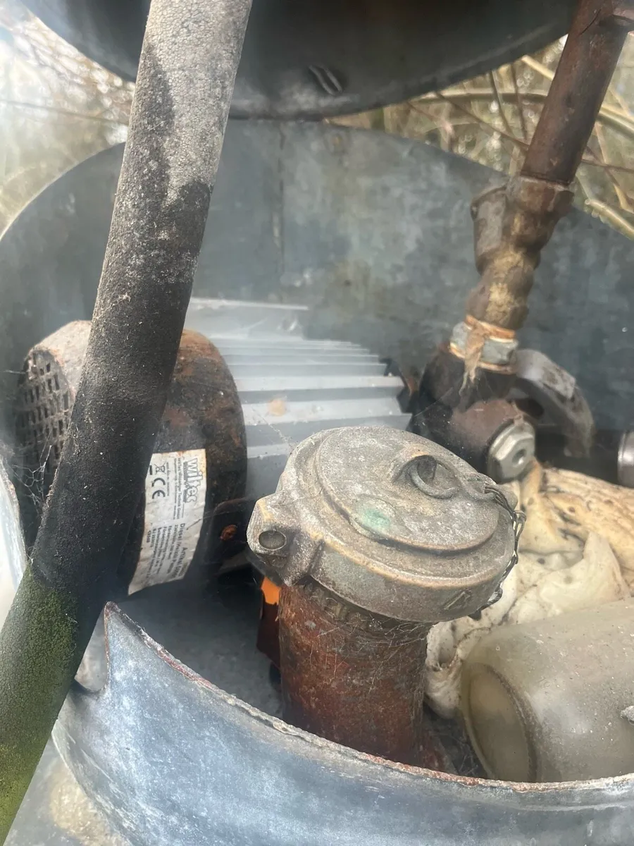 Diesel Tank with pump - Image 2