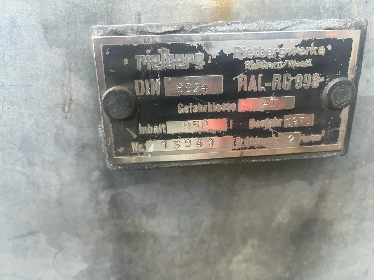 Diesel Tank with pump - Image 4