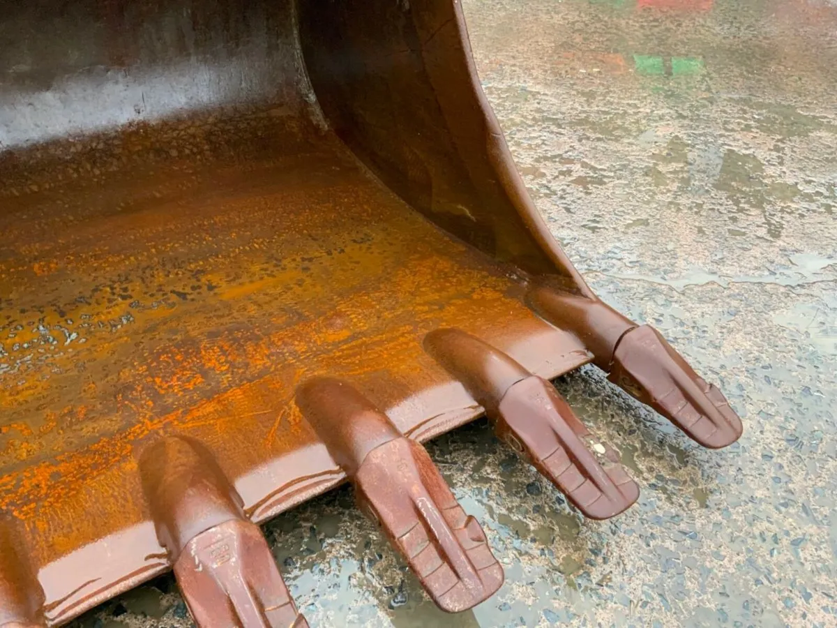 60" SCOOP TYPE DIGGING BUCKET......20 ton...154w - Image 4