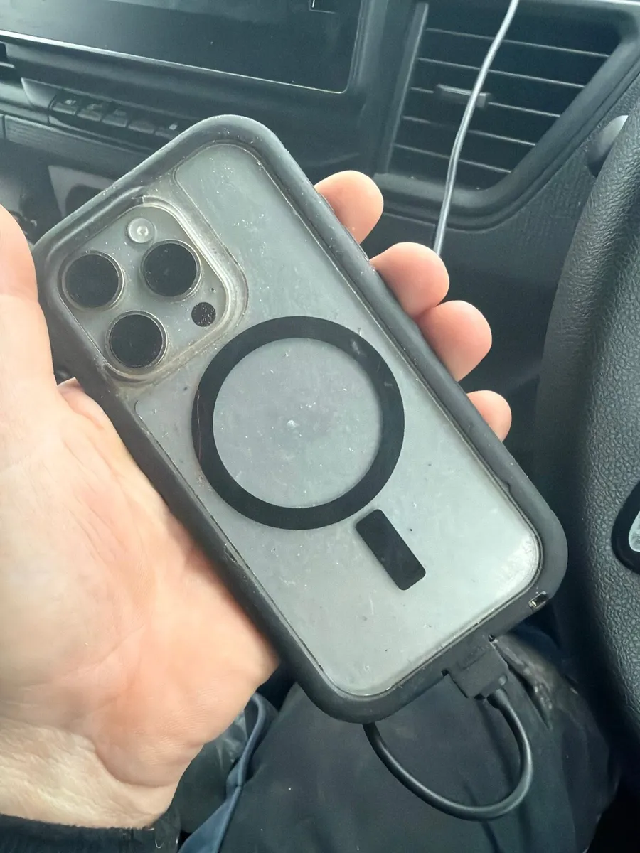 iPhone 15 pro 128g - Image 2