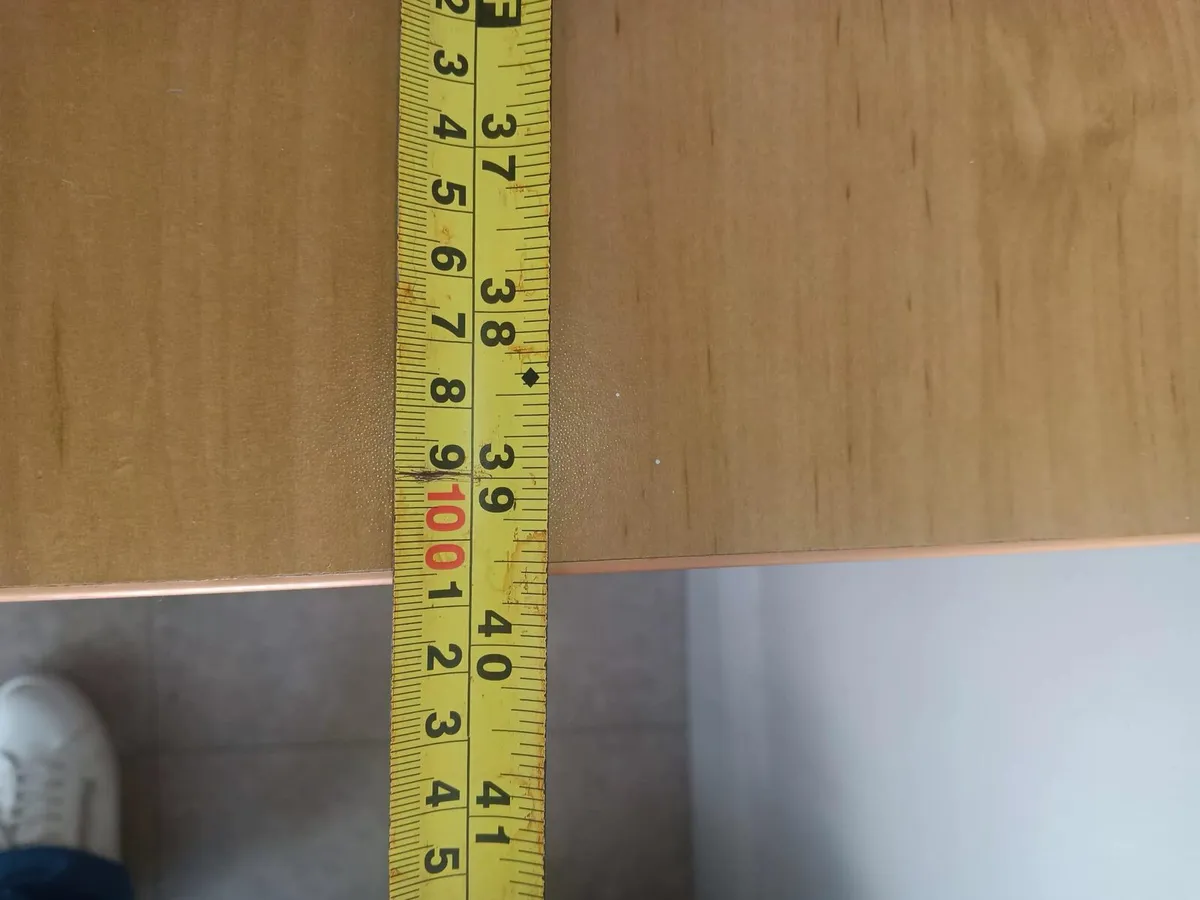 Childs desk and chair - Image 4