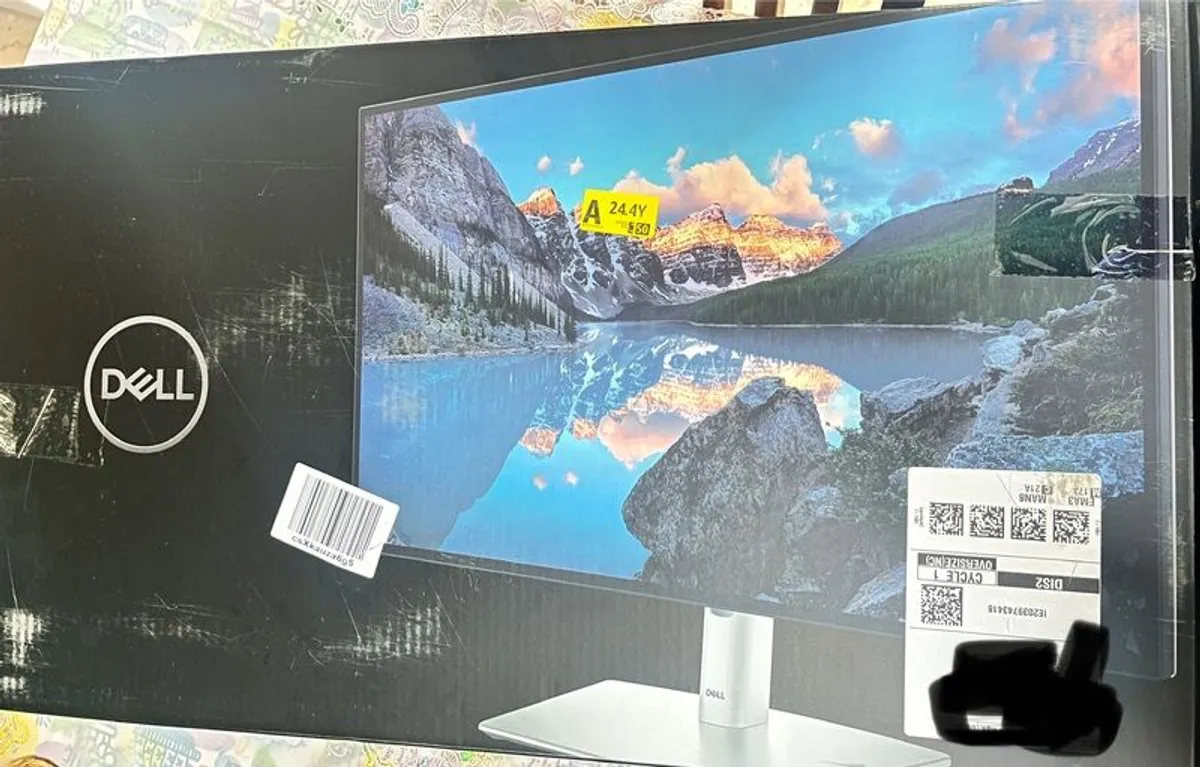 Dell U2724DE UltraSharp Thunderbolt 27 Inch QHD (2560x1440) Monitor - Image 1