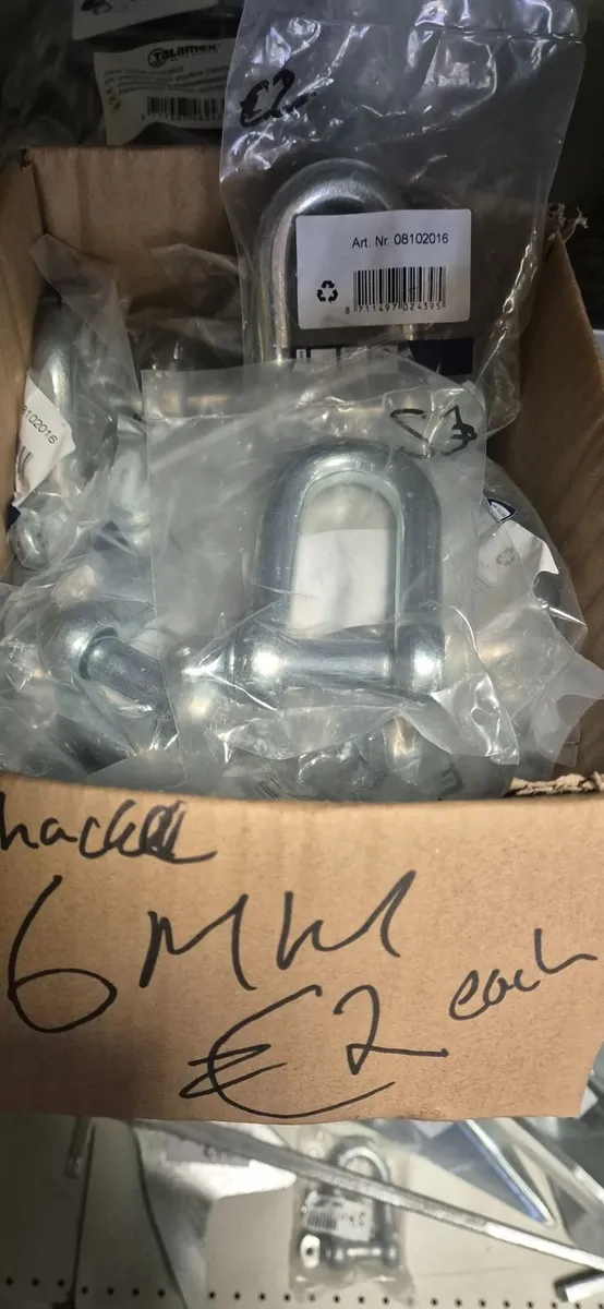 16mm shackles €2 each