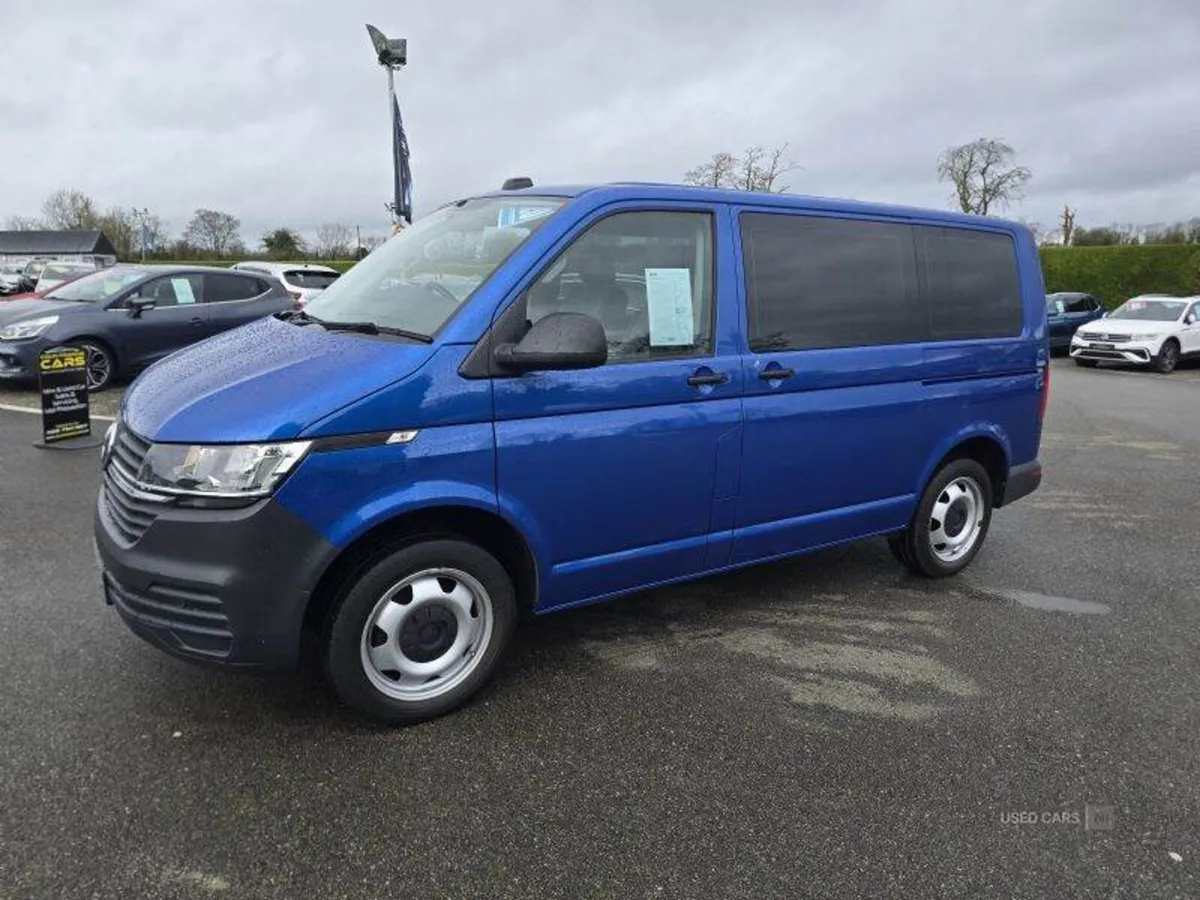 Volkswagen Transporter Shuttle S Short Wheelbase - Image 2