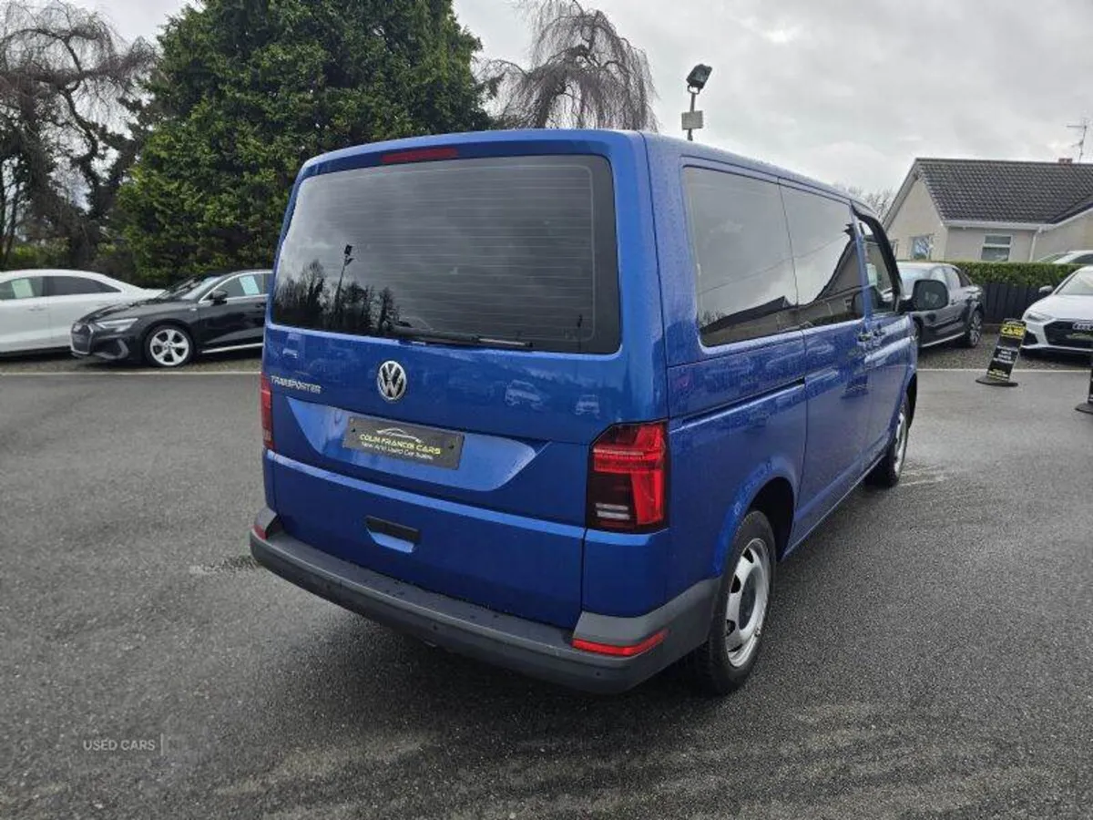 Volkswagen Transporter Shuttle S Short Wheelbase - Image 4